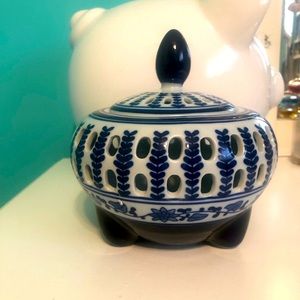 Bombay covered potpourri dish